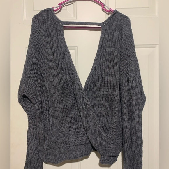 XL Women’s Gray V Crossed Sweater Top, Preloved in EUC, P2P 28 - Picture 1 of 3